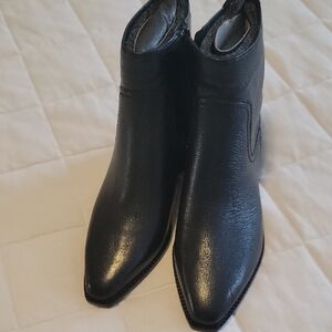 NEW Cole HaanWomen's Naia Pointed Toe Block Heel Booties